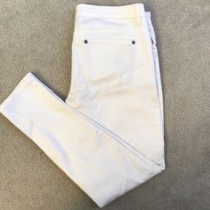 Rue21! White Jegging! Size 11/12!